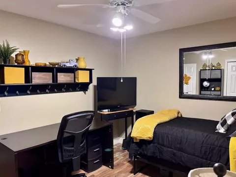 Bedroom - 69361 Carls, Sturgis, MI 49091 photo 4 of 7