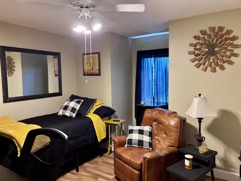 Bedroom - 69361 Carls, Sturgis, MI 49091 photo 5 of 7