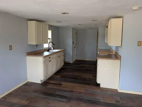 Kitchen - 63695 White, Cassopolis, MI 49031 photo 1 of 1