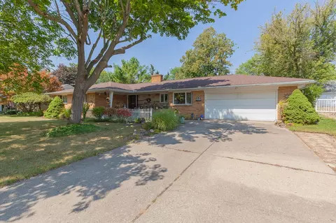 916 Hillcrest, Adrian, MI 49221