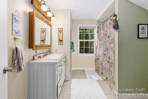 Bath - 401 E State, Hastings, MI 49058 photo 2 of 2