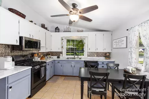 Kitchen - 401 E State, Hastings, MI 49058 photo 1 of 1