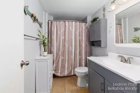 Bath - 401 E State, Hastings, MI 49058 photo 1 of 2