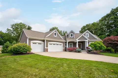 6515 134th Ave, Saugatuck, MI 49453