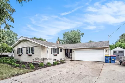 1836 Ridgewood, Grand Rapids, MI 49506