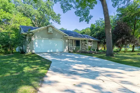 52700 Ackley, Paw Paw, MI 49079