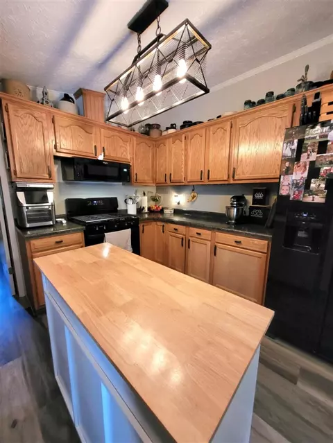 Kitchen - 232 S Tabor, Lyons, MI 48851 photo 3 of 3