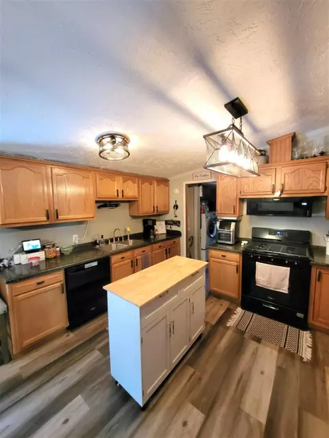 Kitchen - 232 S Tabor, Lyons, MI 48851 photo 2 of 3