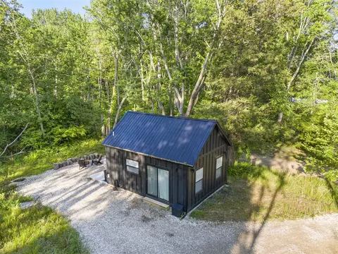 7396 N North Shr, South Haven, MI 49090