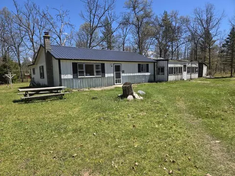 3664 N Hamlock, Irons, MI 49644