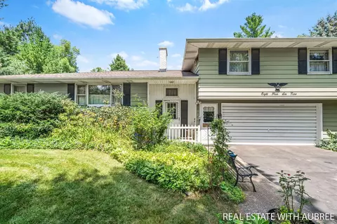 8469 Whispering Pnes, Zeeland, MI 49464