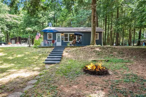3873 N Chief Pontiac, Branch, MI 49402