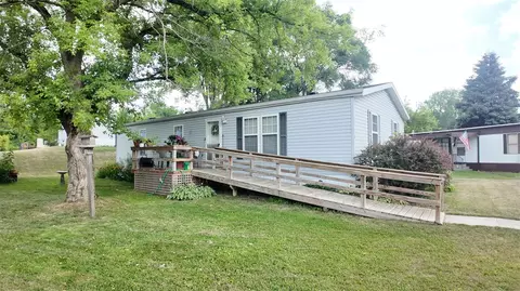 1410 Country View Ct NW, Sparta, MI 49345