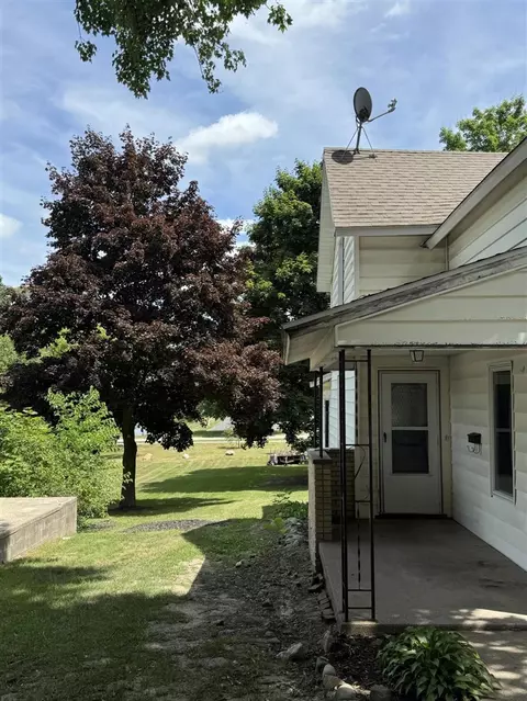 282 Walnut St, Shelby, MI 49455