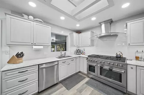 Kitchen - 1773 Shoemaker, Jackson, MI 49203 photo 7 of 12