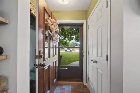 Entry Way - 1773 Shoemaker, Jackson, MI 49203 photo 1 of 4