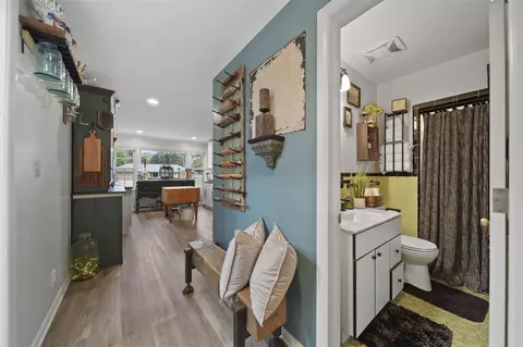 Entry Way - 1773 Shoemaker, Jackson, MI 49203 photo 4 of 4