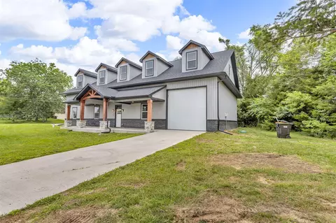 126 Kingsbury Dr, Brooklyn, MI 49230