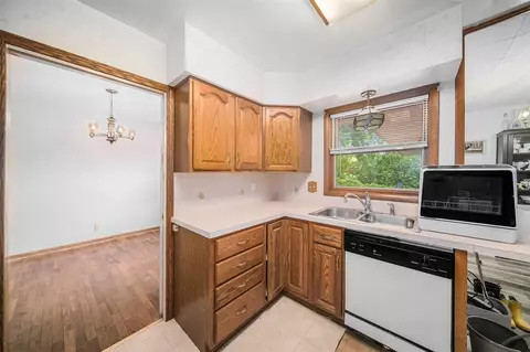 Kitchen - 440 Marshall, Brooklyn, MI 49230 photo 3 of 3