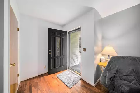 Entry Way - 440 Marshall, Brooklyn, MI 49230 photo 1 of 3