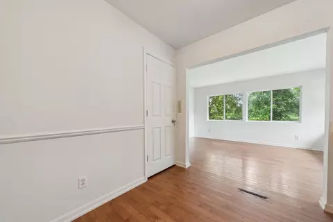 Living - 317 Circle, Marshall, MI 49068 photo 3 of 6