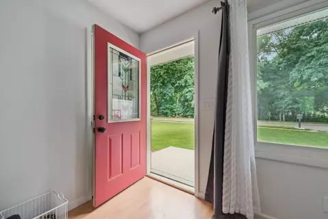 Entry Way - 317 Circle, Marshall, MI 49068 photo 1 of 1