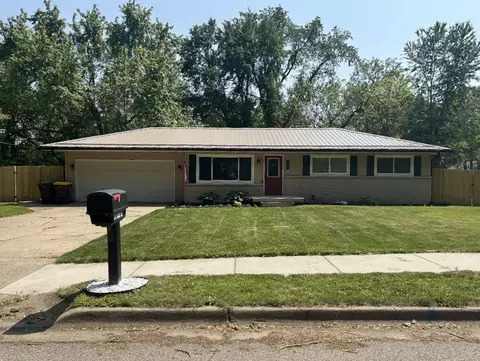 Exterior - 317 Circle, Marshall, MI 49068 photo 2 of 8