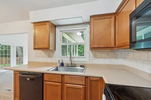 Kitchen - 317 Circle, Marshall, MI 49068 photo 3 of 5