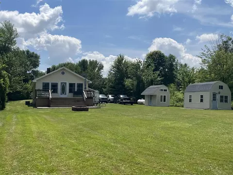3491 Holland Lk, Sheridan, MI 48884