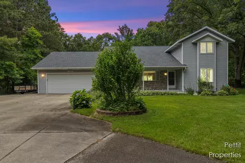 2580 Lakewood, Whitehall, MI 49461