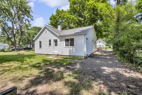 105 Trumble, Jackson, MI 49203