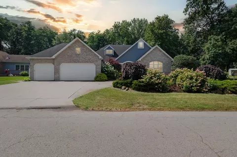 24029 South Shr, Edwardsburg, MI 49112
