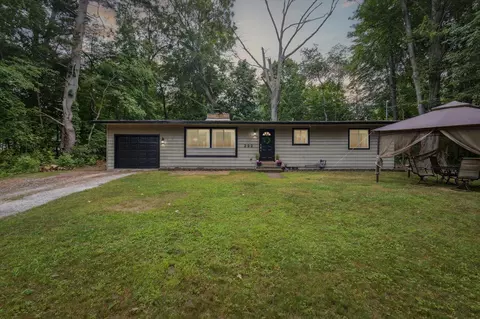 292 Peach, Fruitport, MI 49415