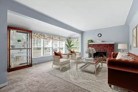 Living - 21197 Nummer, Warren, MI 48089 photo 1 of 5