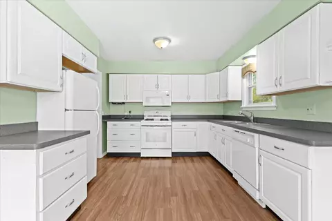 Kitchen - 21197 Nummer, Warren, MI 48089 photo 1 of 3