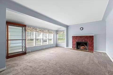 Living - 21197 Nummer, Warren, MI 48089 photo 3 of 5