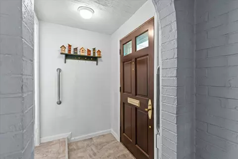 Entry Way - 21197 Nummer, Warren, MI 48089 photo 1 of 2