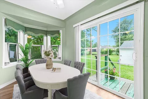 Dining - 21197 Nummer, Warren, MI 48089 photo 1 of 1
