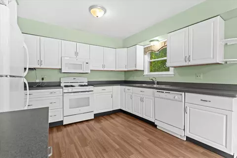 Kitchen - 21197 Nummer, Warren, MI 48089 photo 3 of 3