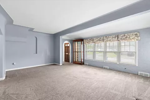 Living - 21197 Nummer, Warren, MI 48089 photo 4 of 5