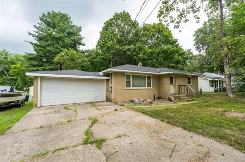 45412 86th, Decatur, MI 49045
