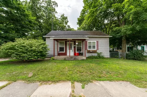 305 W Saint Marys, Decatur, MI 49045