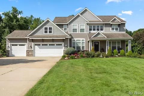 5362 Settlers Grv, Belmont, MI 49306