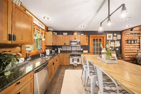 Kitchen - 7750 Hivon, Carleton, MI 48117 photo 2 of 5