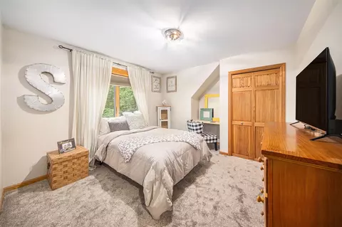 Bedroom - 7750 Hivon, Carleton, MI 48117 photo 5 of 10