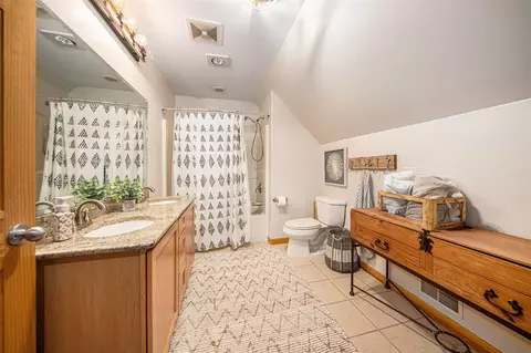 Bath - 7750 Hivon, Carleton, MI 48117 photo 3 of 5