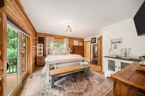 Bedroom - 7750 Hivon, Carleton, MI 48117 photo 1 of 10
