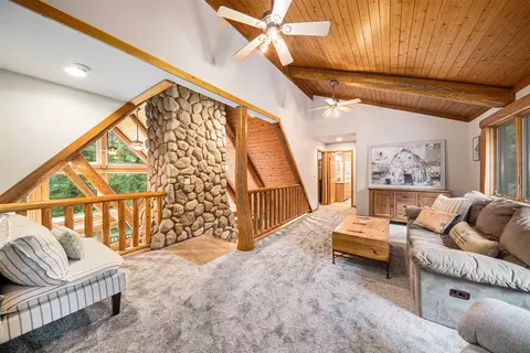 Entry Way - 7750 Hivon, Carleton, MI 48117 photo 3 of 5
