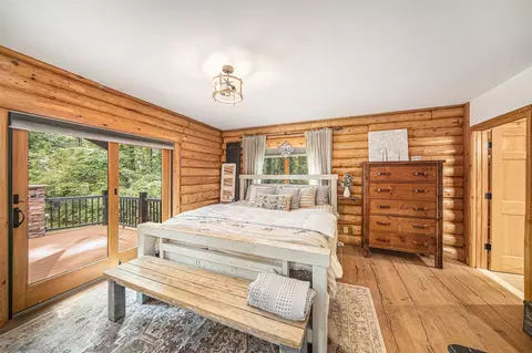 Bedroom - 7750 Hivon, Carleton, MI 48117 photo 2 of 10