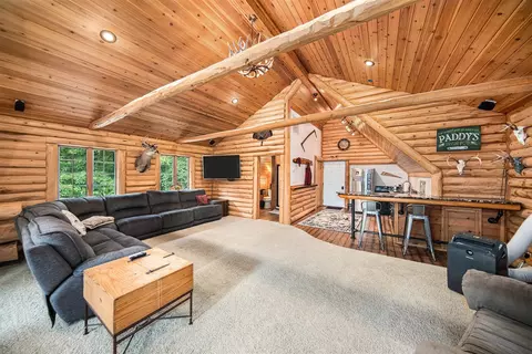 Living - 7750 Hivon, Carleton, MI 48117 photo 5 of 5